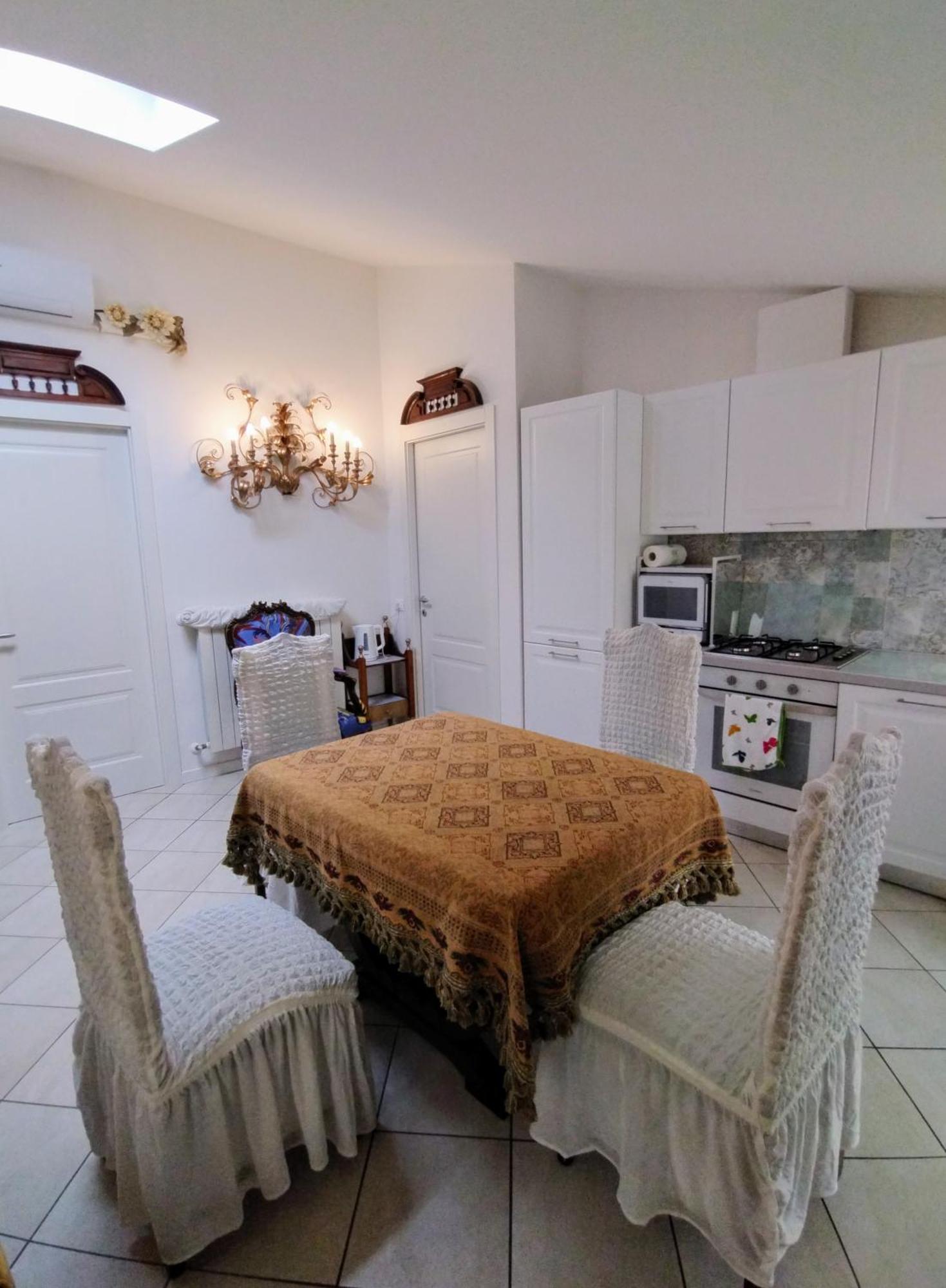 Appartement Mansarda Di Masha à Villongo SantʼAlessandro Extérieur photo